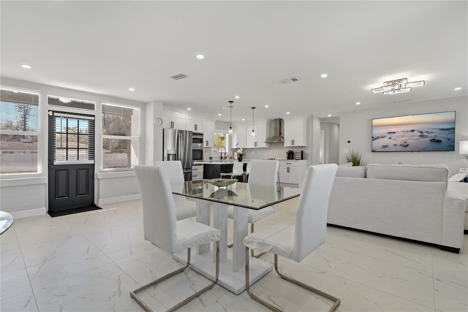 Image 6 of 52 For 1838 1st Avenue E