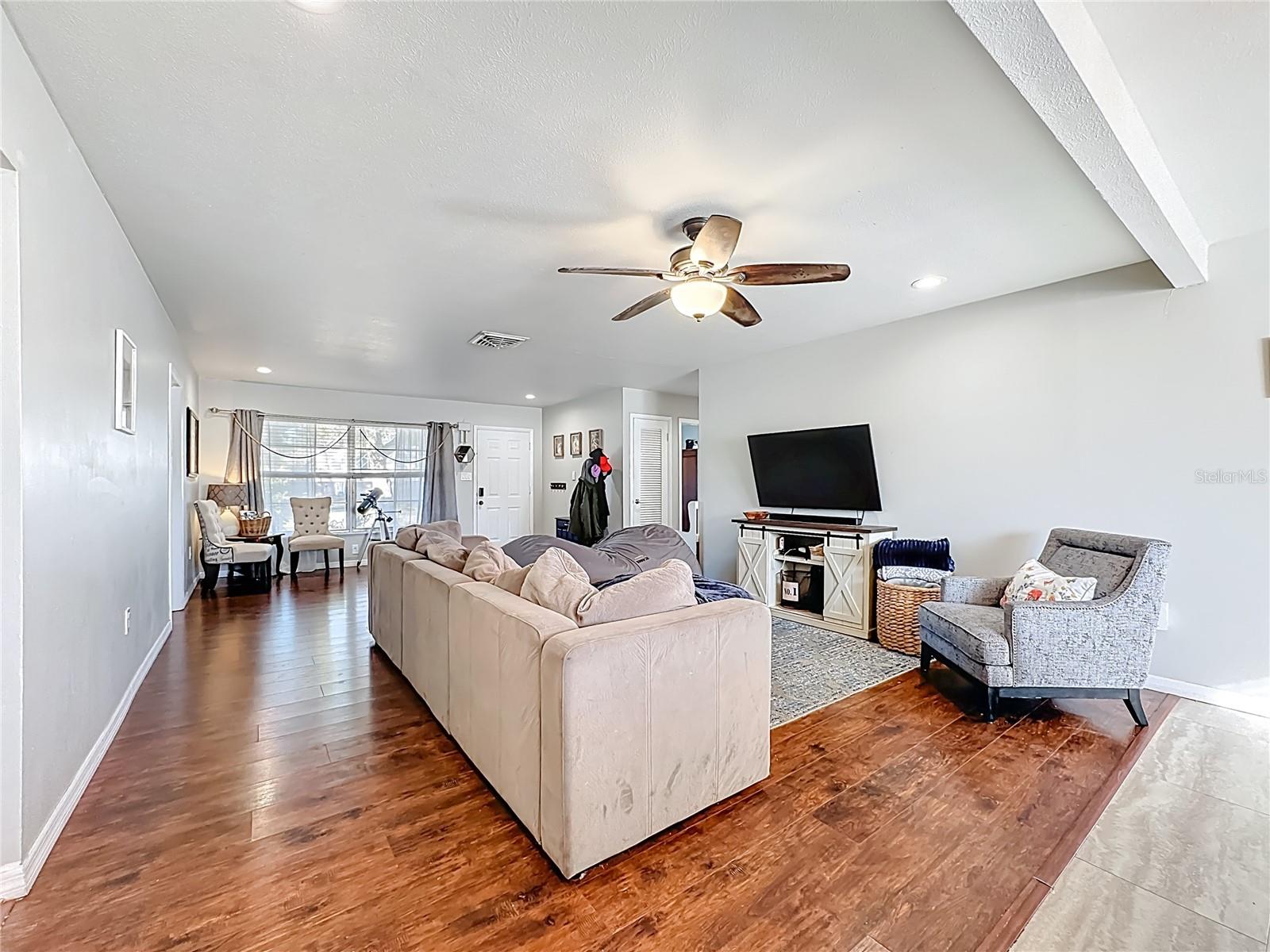 Image 10 of 56 For 1521 Banyan Dr.