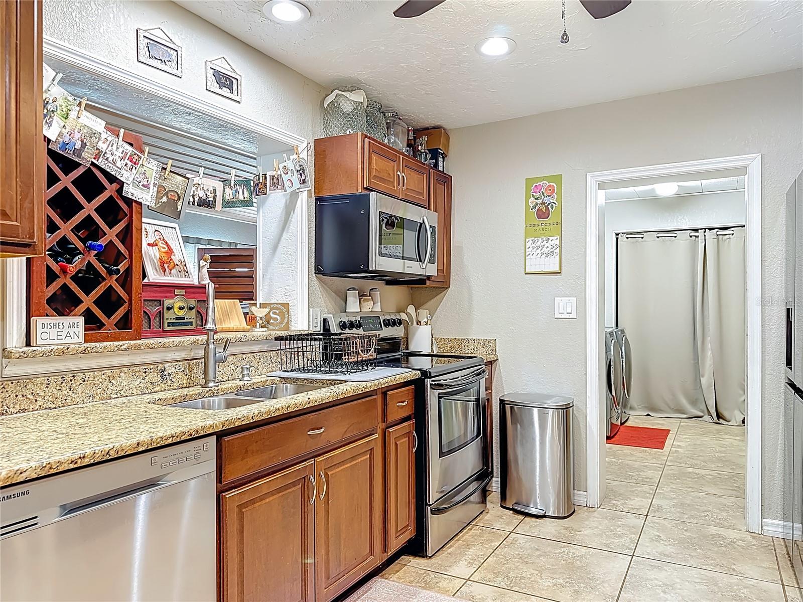 Image 17 of 56 For 1521 Banyan Dr.