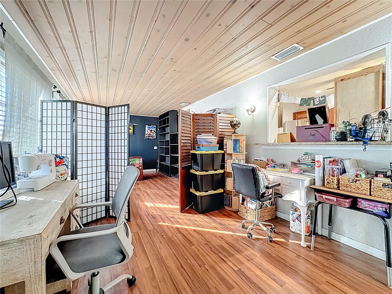 Image 23 of 56 For 1521 Banyan Dr.