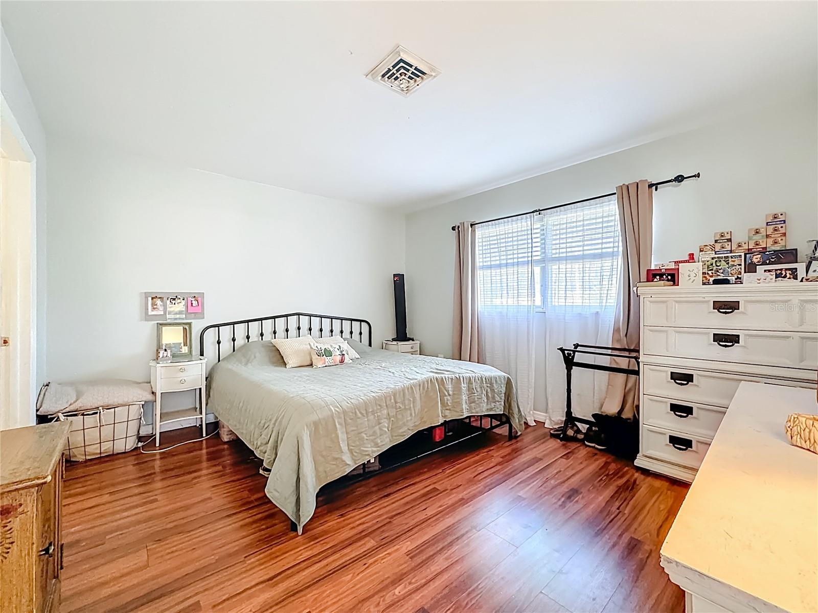 Image 30 of 56 For 1521 Banyan Dr.