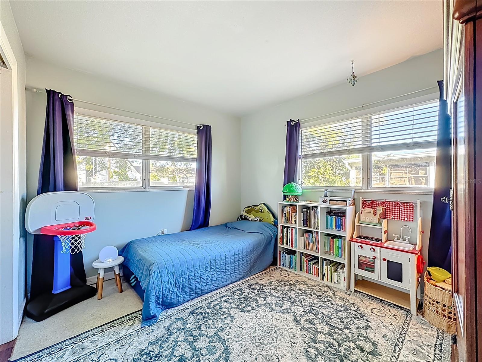 Image 36 of 56 For 1521 Banyan Dr.