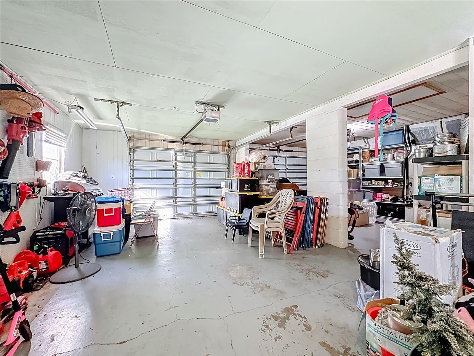 Image 44 of 56 For 1521 Banyan Dr.