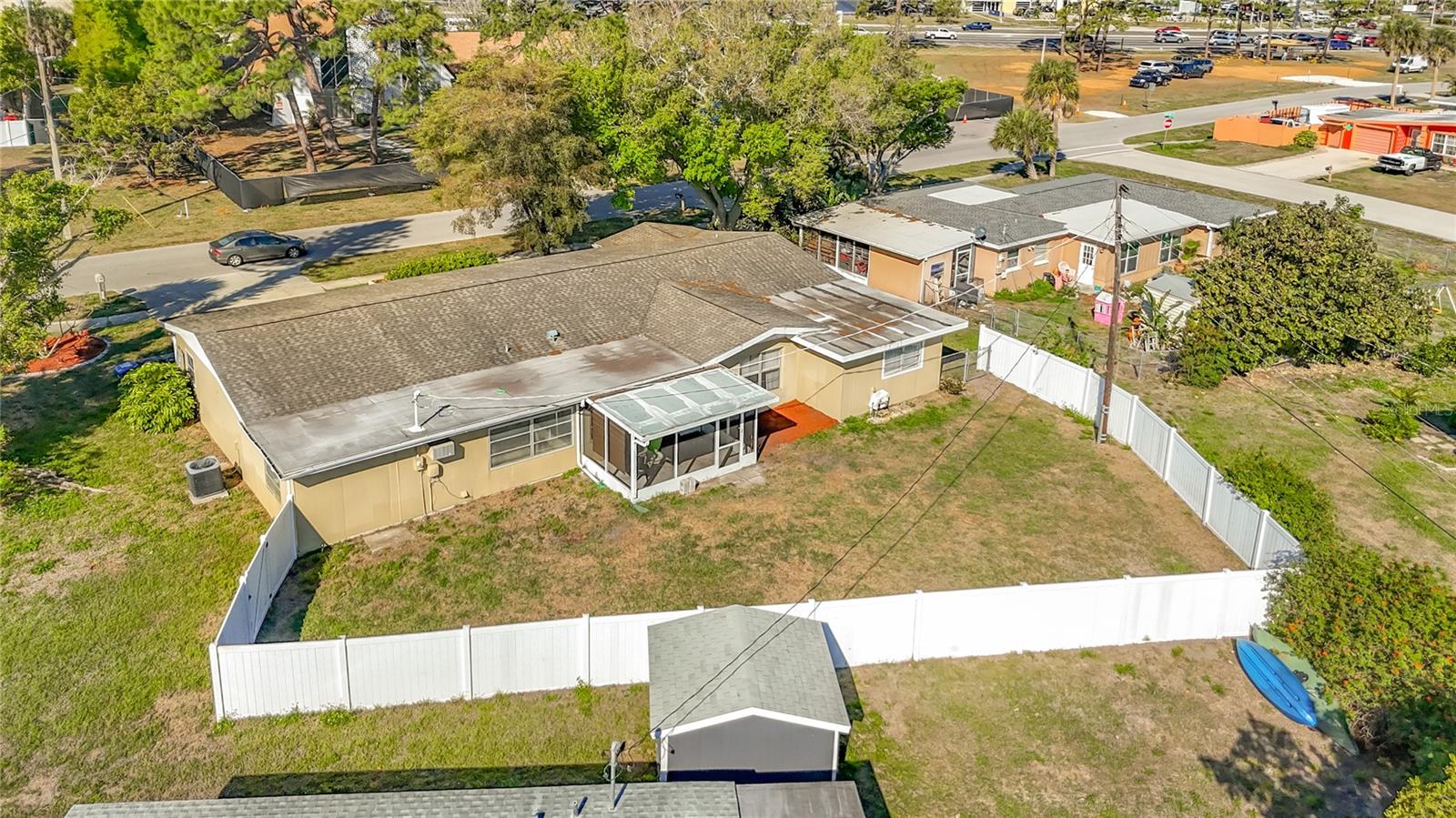 Image 47 of 56 For 1521 Banyan Dr.