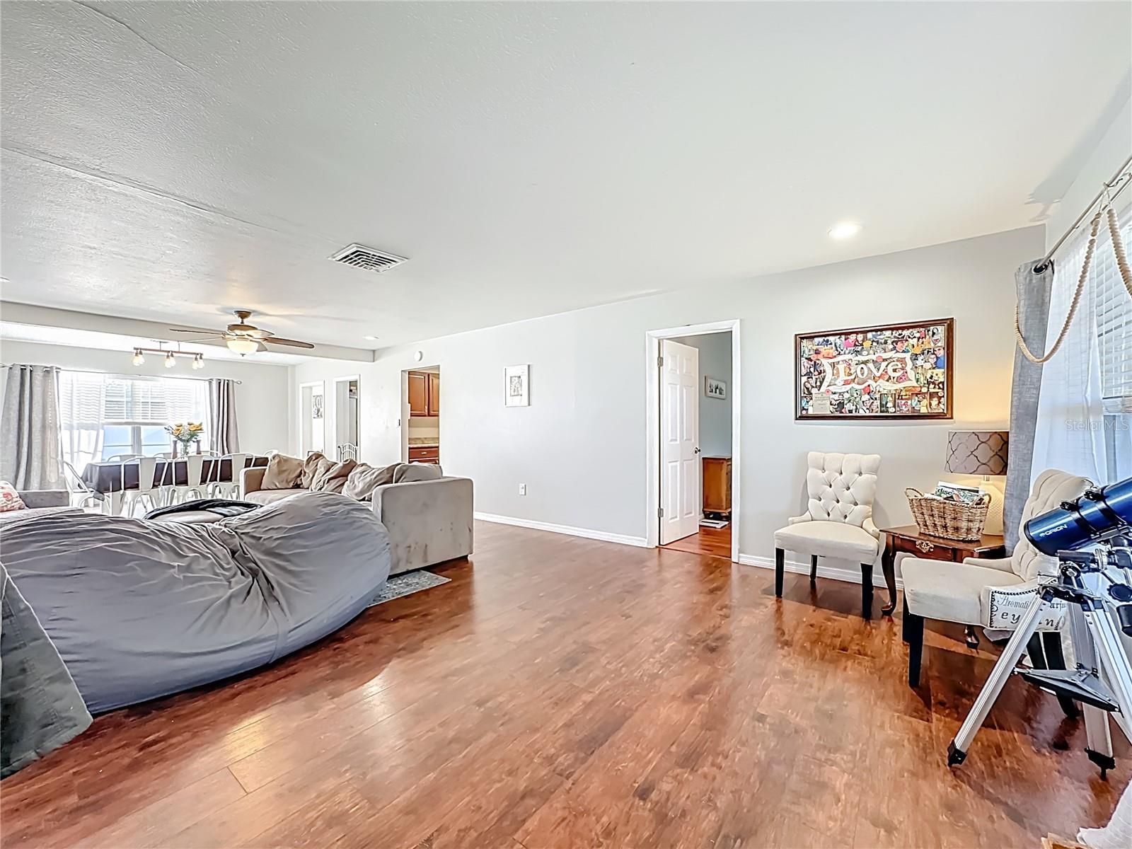 Image 5 of 56 For 1521 Banyan Dr.