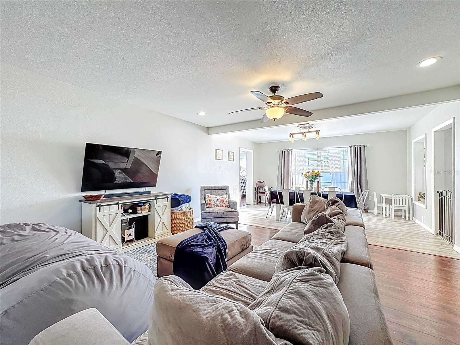 Image 9 of 56 For 1521 Banyan Dr.