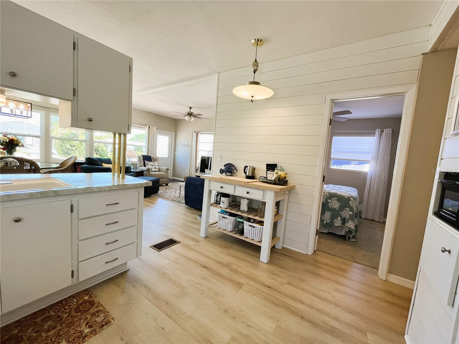 Image 15 of 48 For 6621 Marina Drive