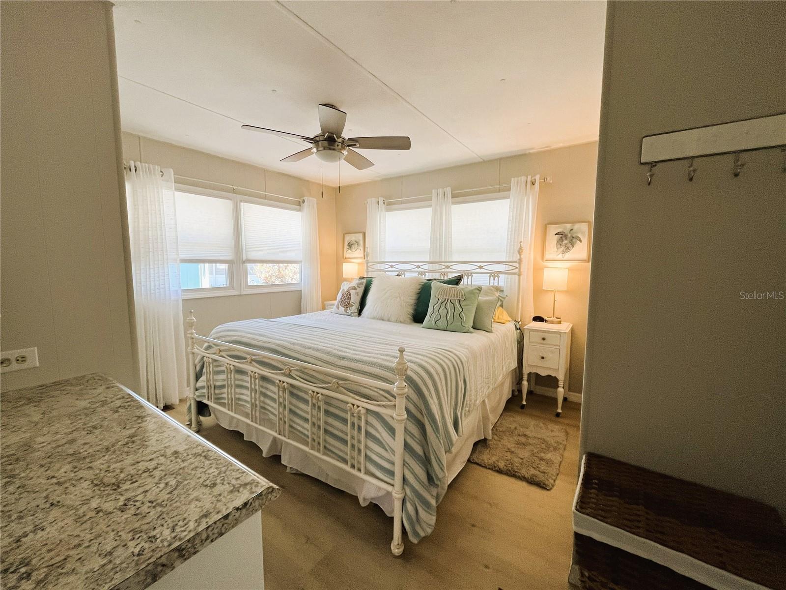 Image 20 of 48 For 6621 Marina Drive