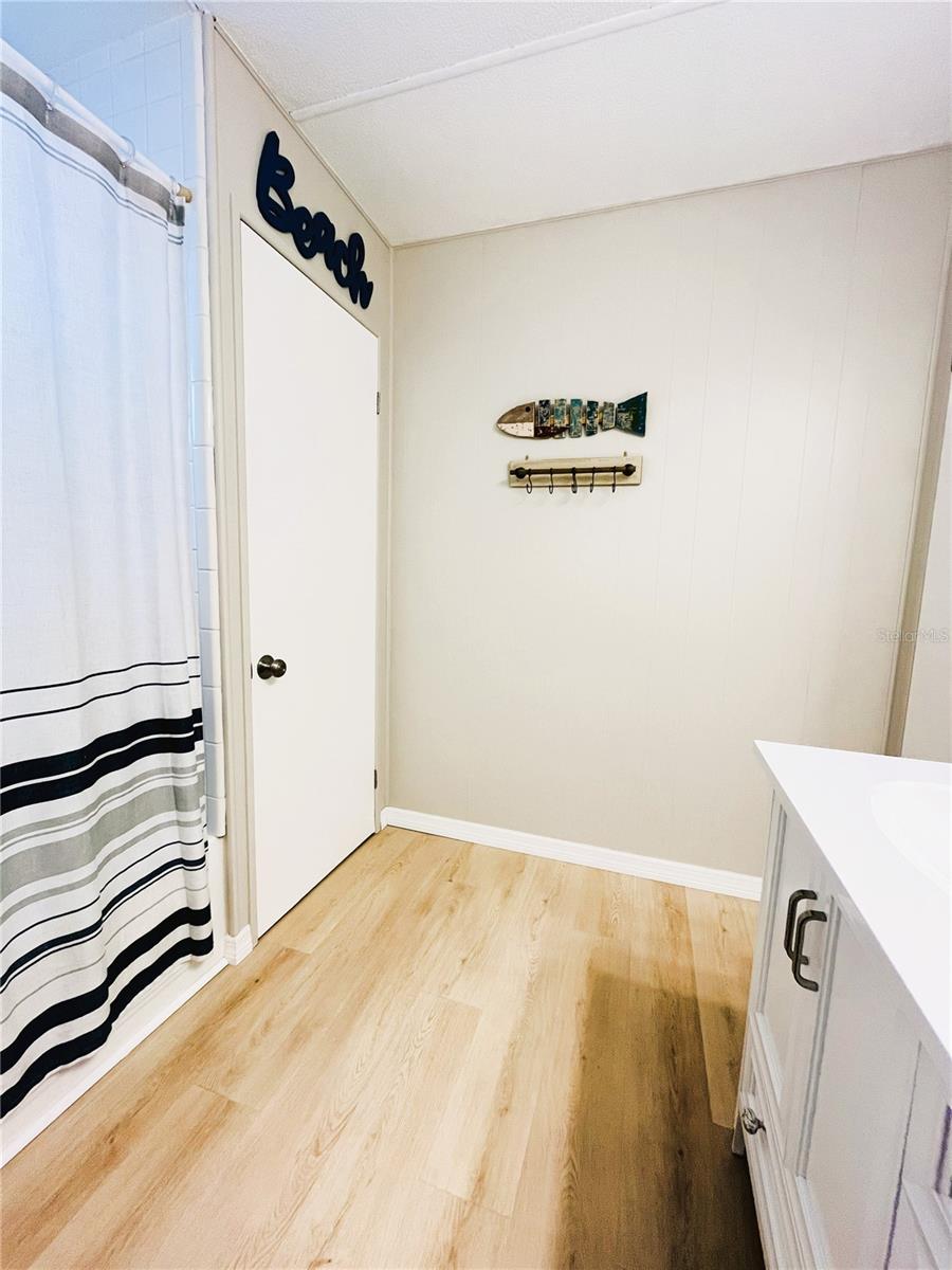 Image 23 of 48 For 6621 Marina Drive