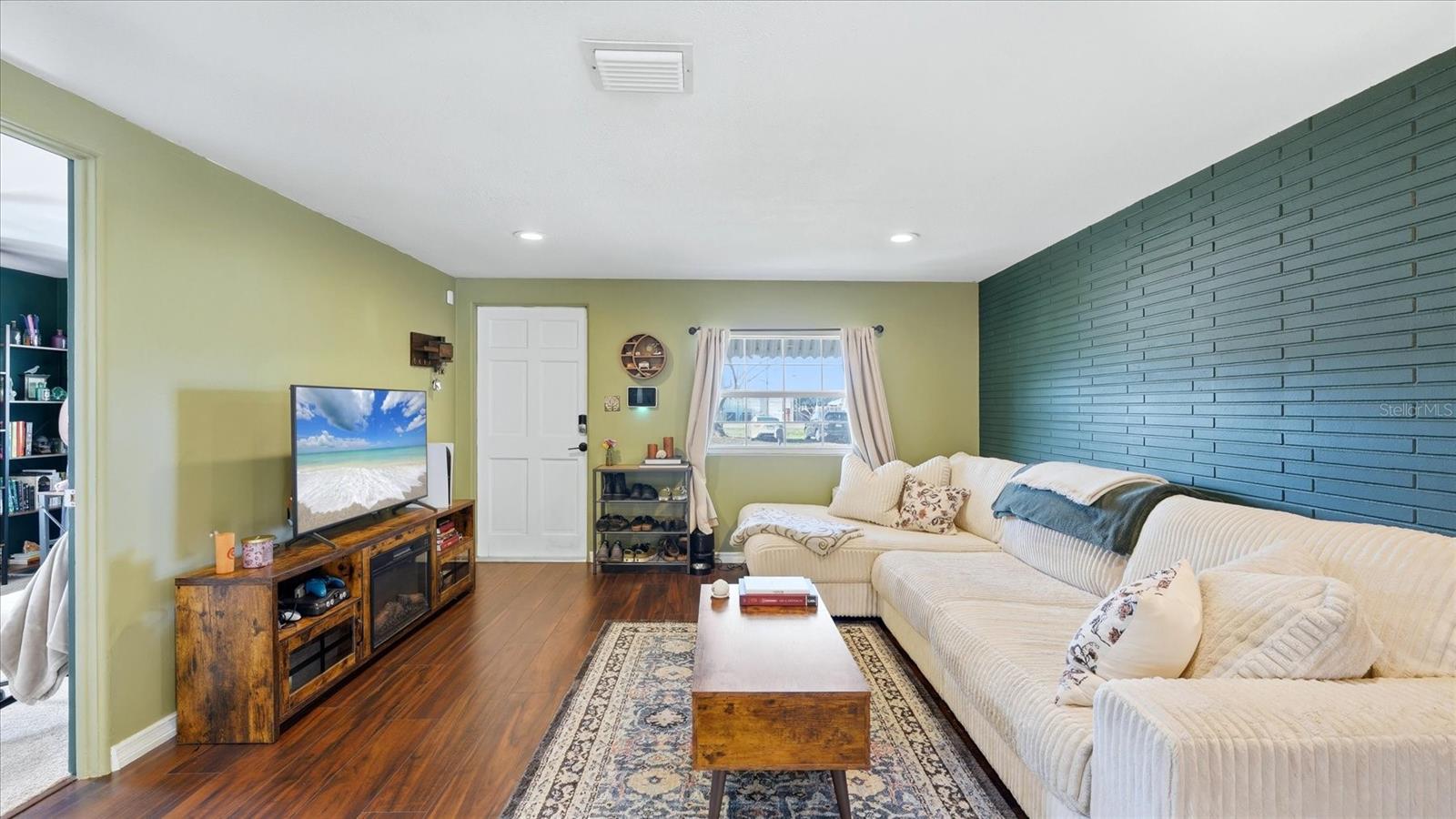 Image 10 of 39 For 4130 57th Avenue N