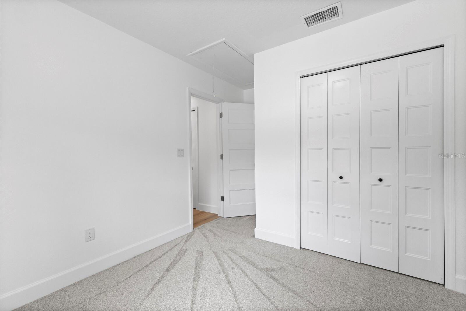 Image 22 of 35 For 6410 38th Avenue Circle W