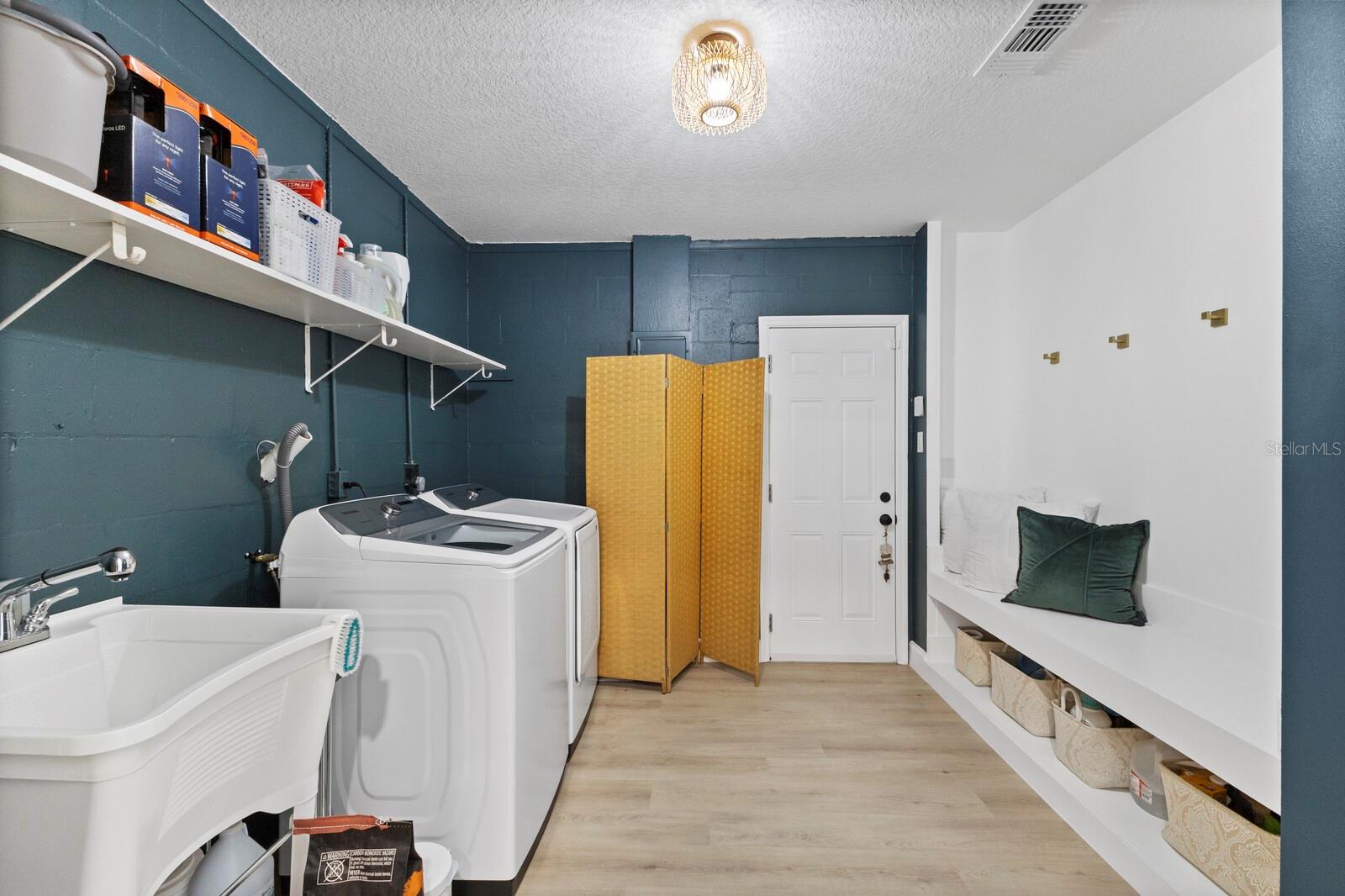 Image 23 of 35 For 6410 38th Avenue Circle W