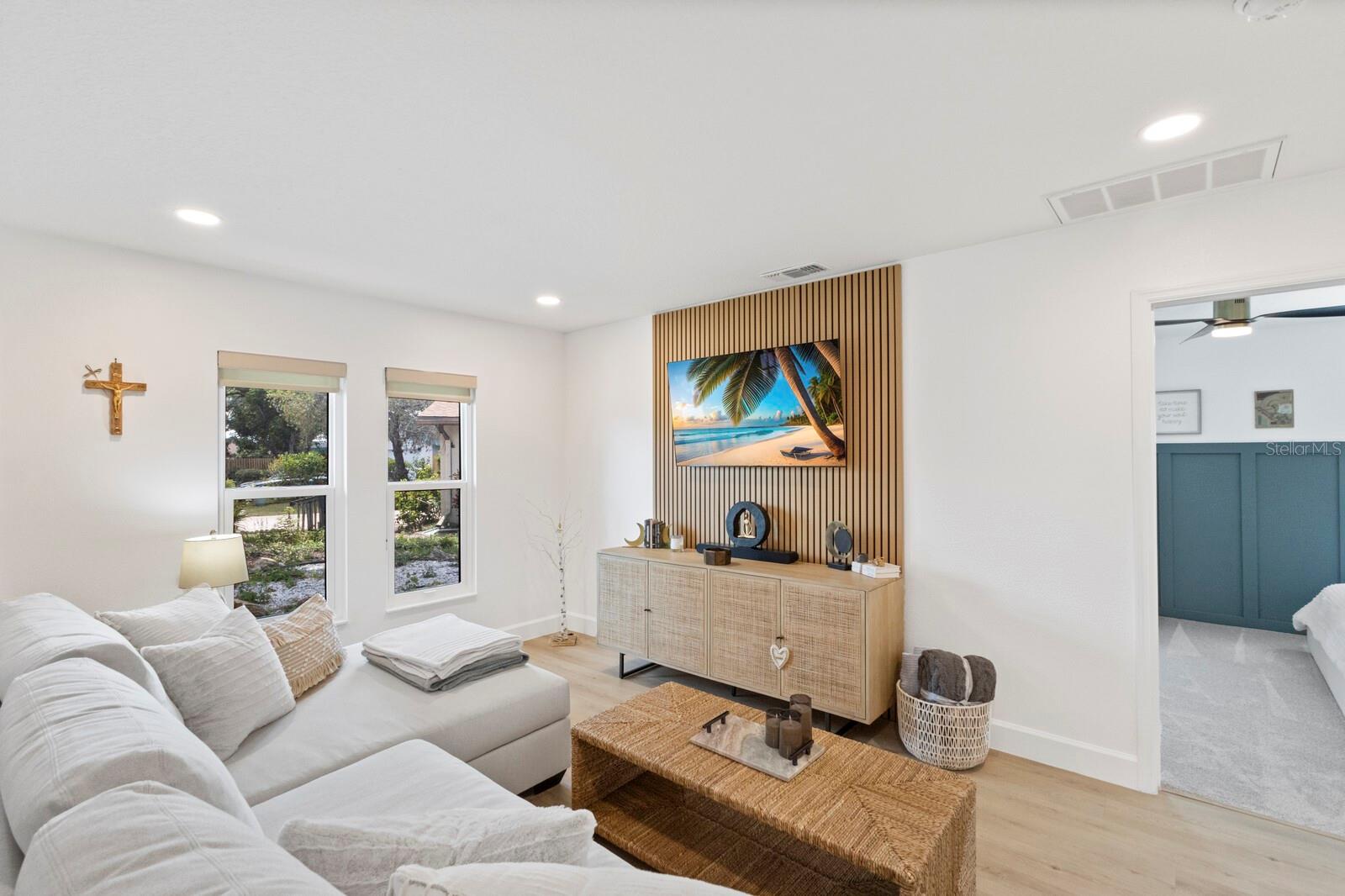 Image 4 of 35 For 6410 38th Avenue Circle W