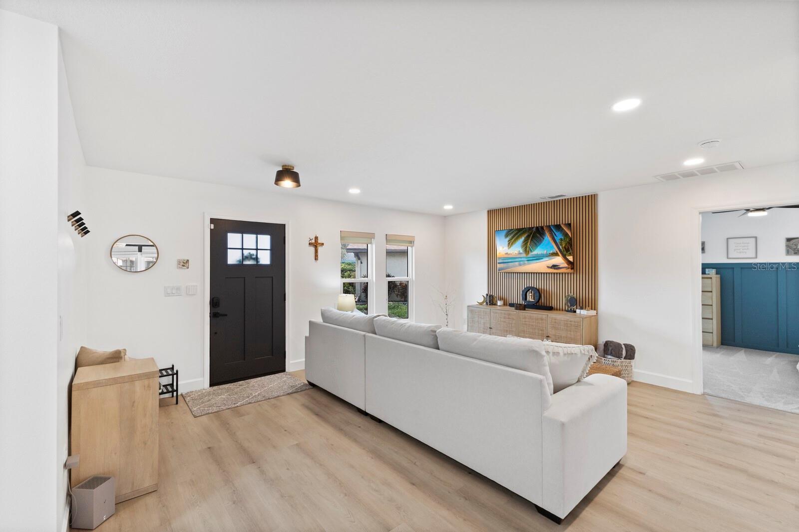 Image 5 of 35 For 6410 38th Avenue Circle W