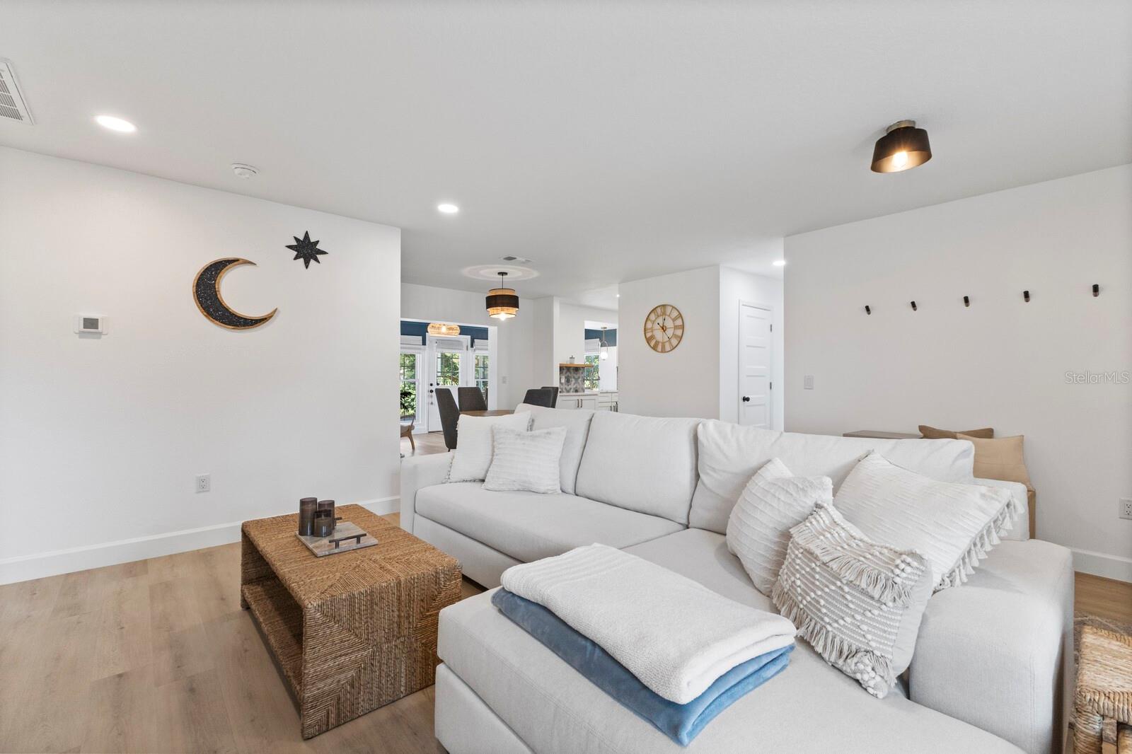 Image 6 of 35 For 6410 38th Avenue Circle W