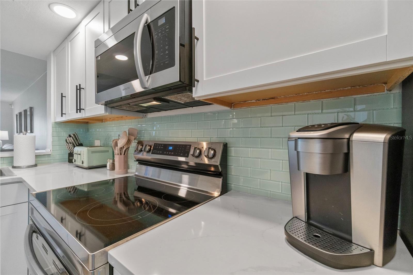 Image 13 of 67 For 433 Cerromar Lane 441