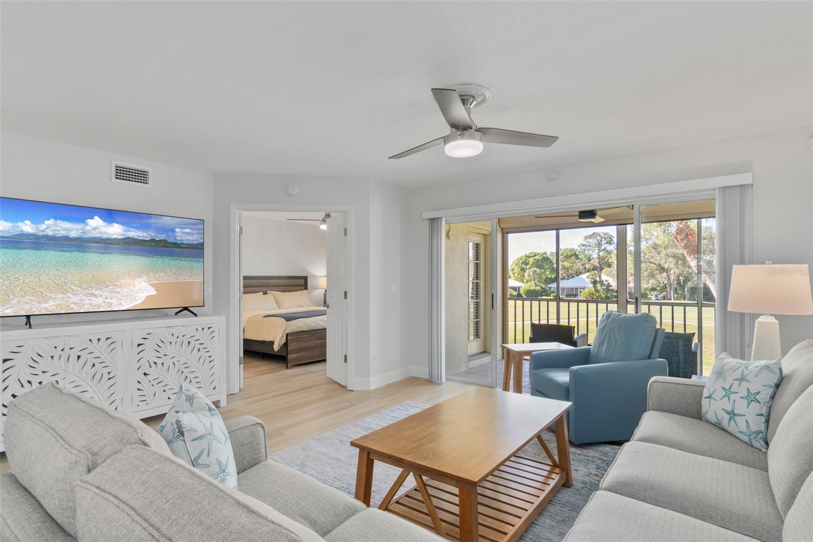 Image 27 of 67 For 433 Cerromar Lane 441