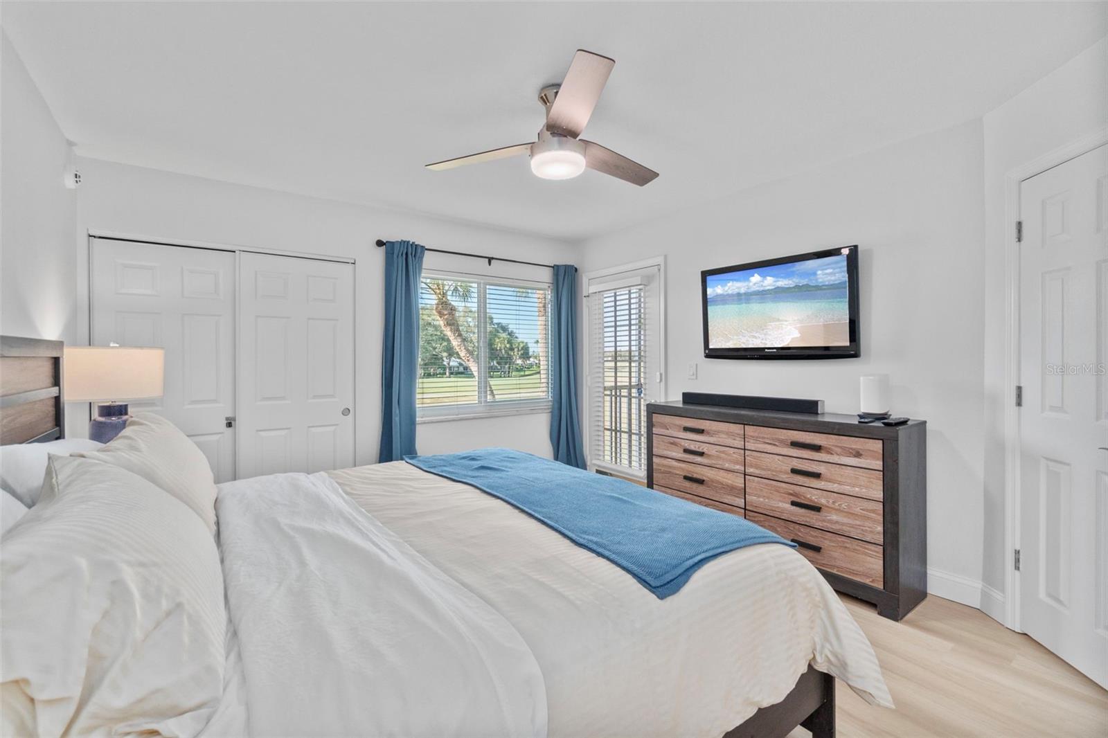 Image 38 of 67 For 433 Cerromar Lane 441