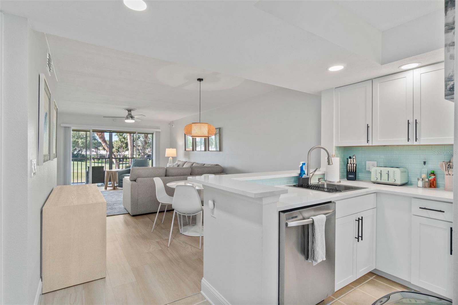 Image 4 of 67 For 433 Cerromar Lane 441