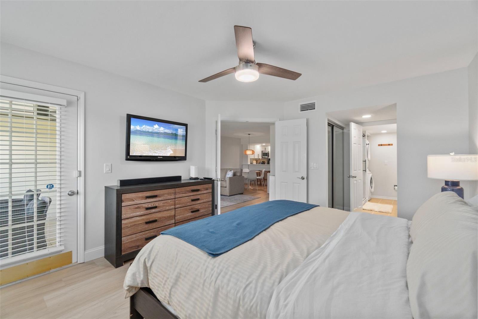 Image 40 of 67 For 433 Cerromar Lane 441