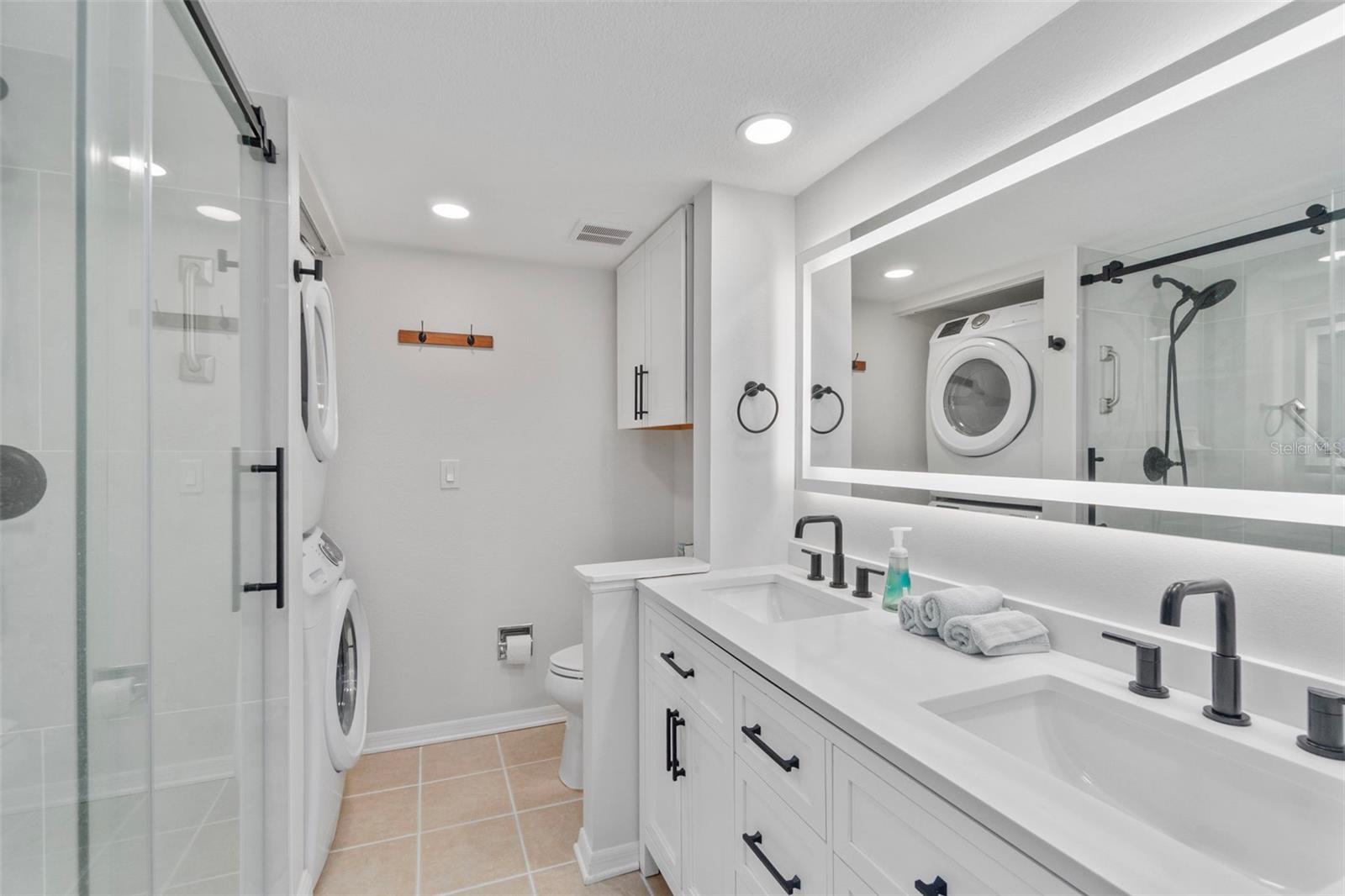 Image 42 of 67 For 433 Cerromar Lane 441