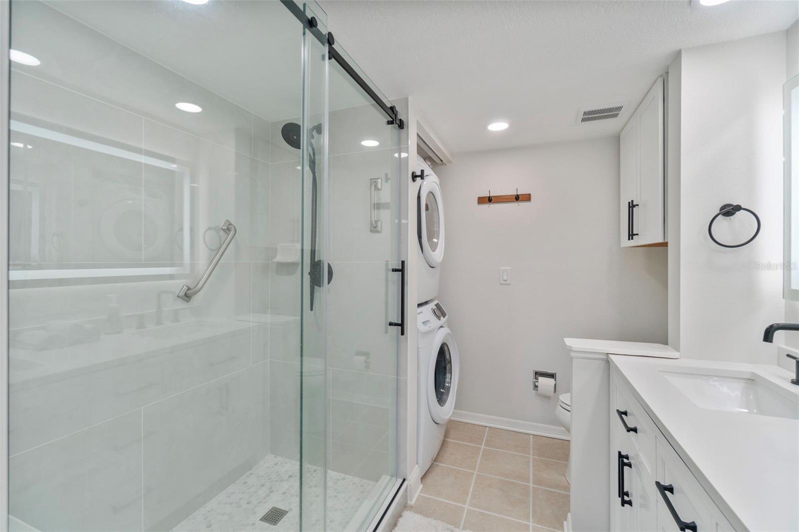 Image 43 of 67 For 433 Cerromar Lane 441