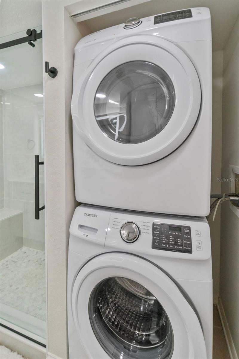 Image 44 of 67 For 433 Cerromar Lane 441