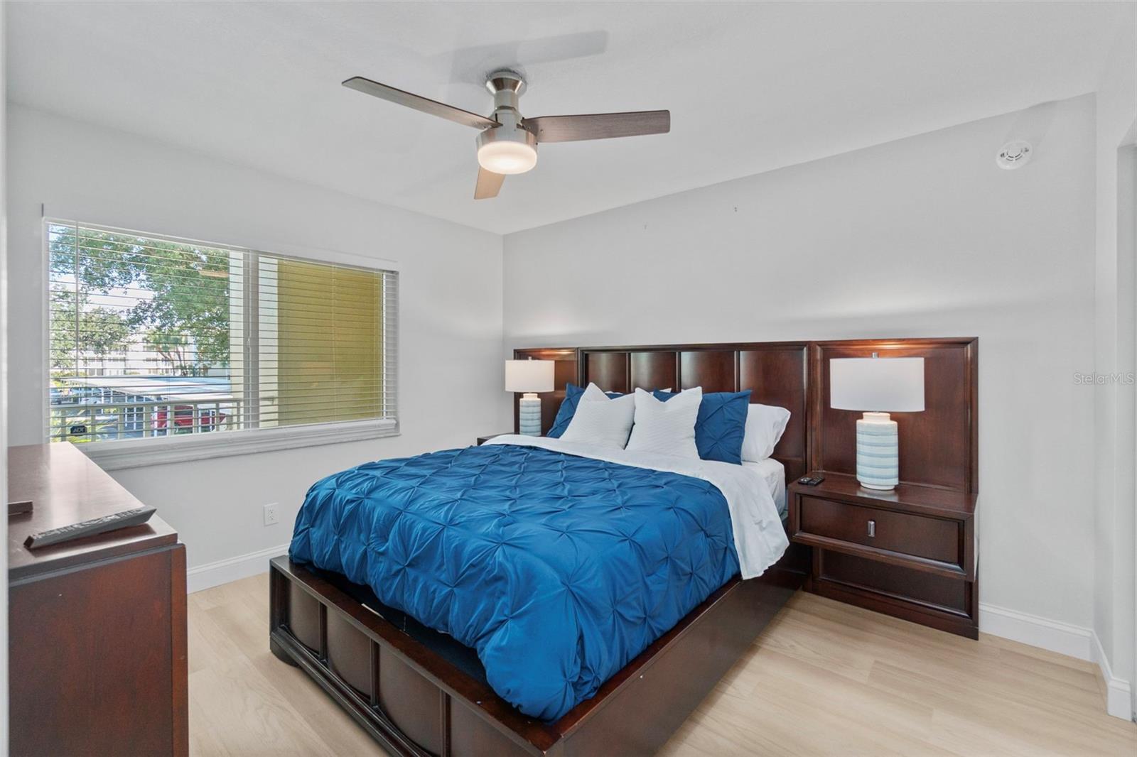 Image 46 of 67 For 433 Cerromar Lane 441