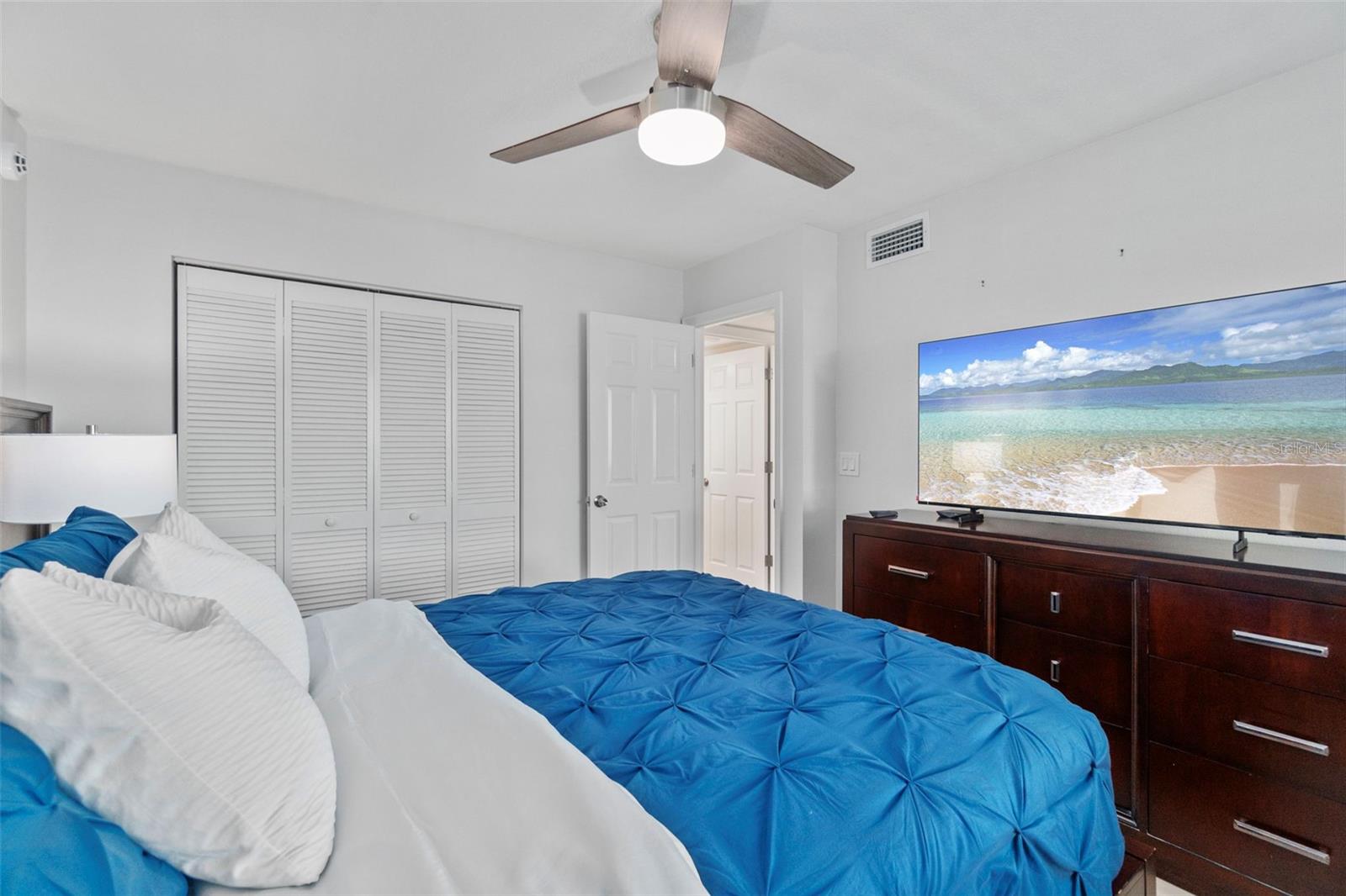 Image 48 of 67 For 433 Cerromar Lane 441