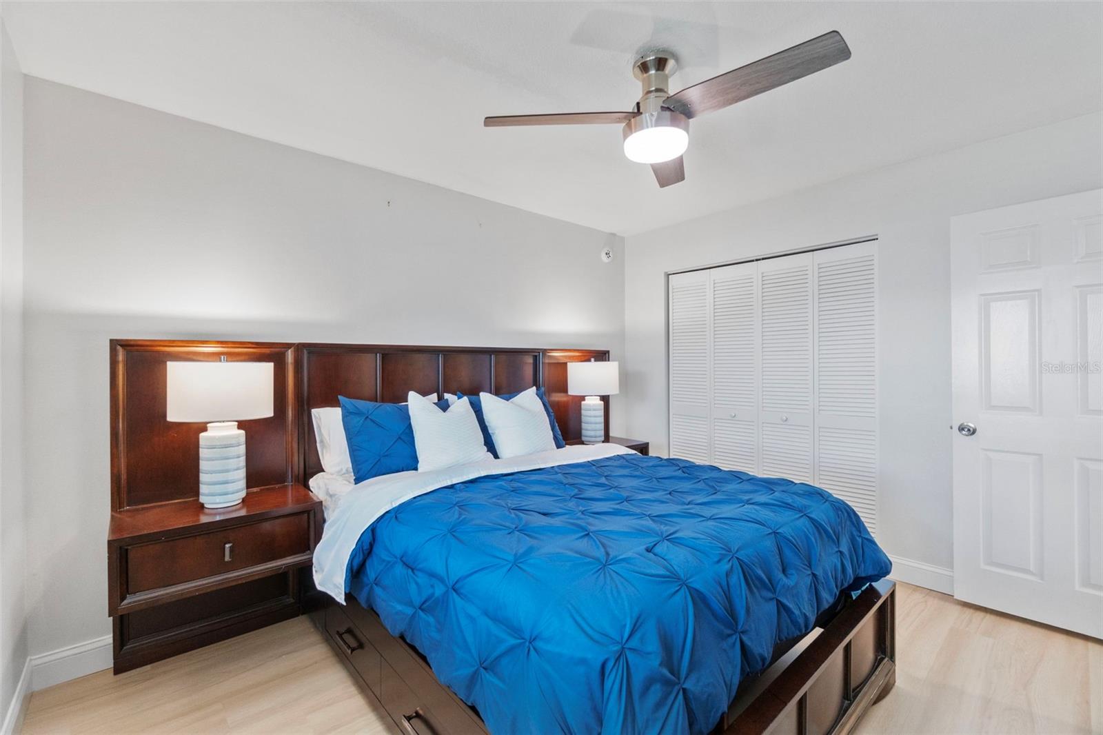 Image 49 of 67 For 433 Cerromar Lane 441