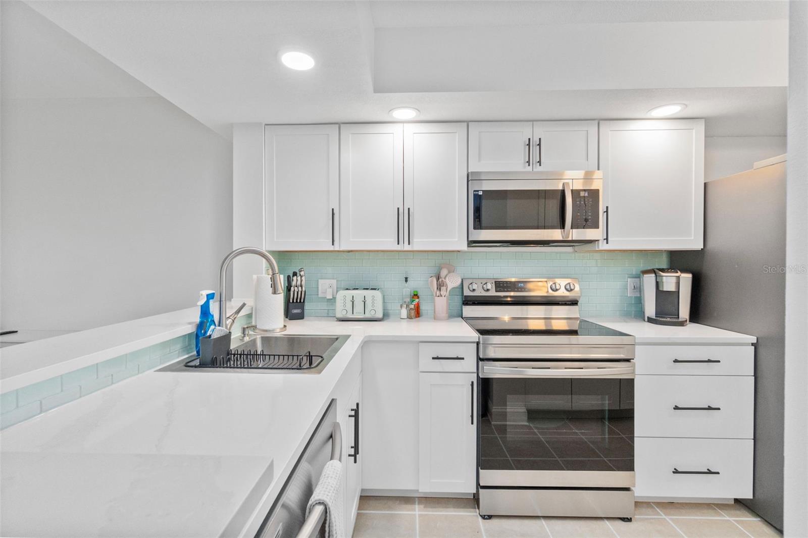 Image 5 of 67 For 433 Cerromar Lane 441