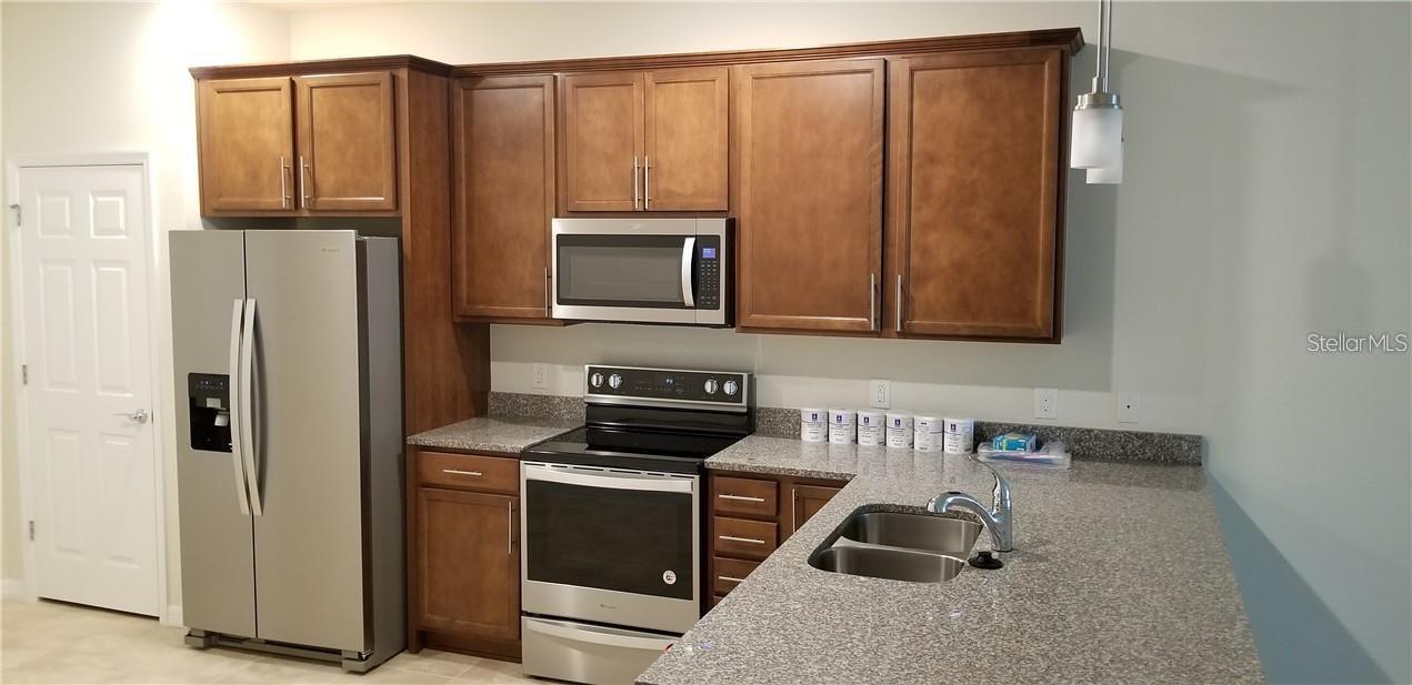 Image 8 of 28 For 18884 Lanuvio Street