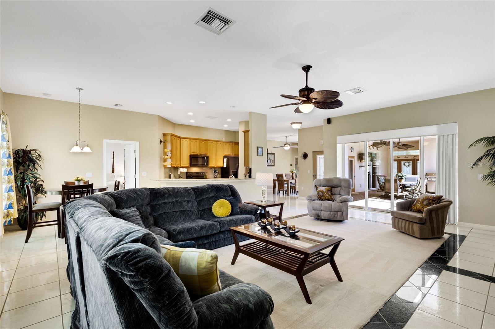 Image 18 of 81 For 14110 18th Place E