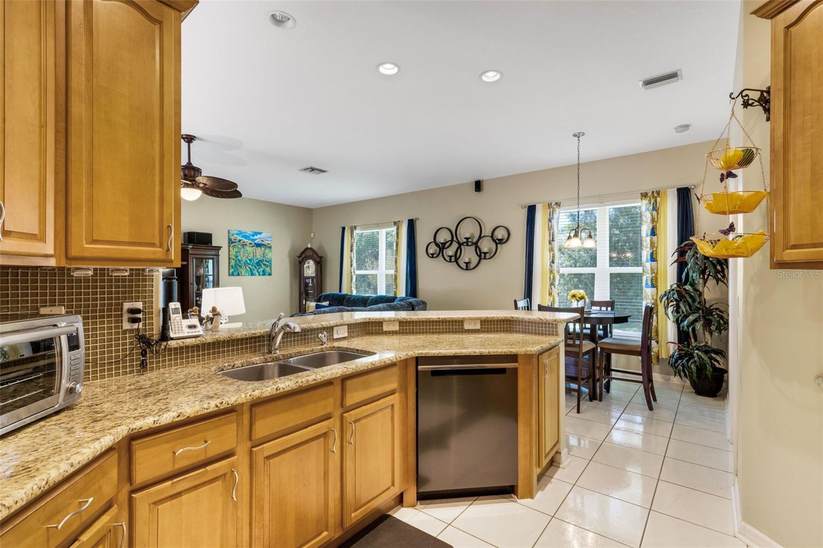 Image 28 of 81 For 14110 18th Place E