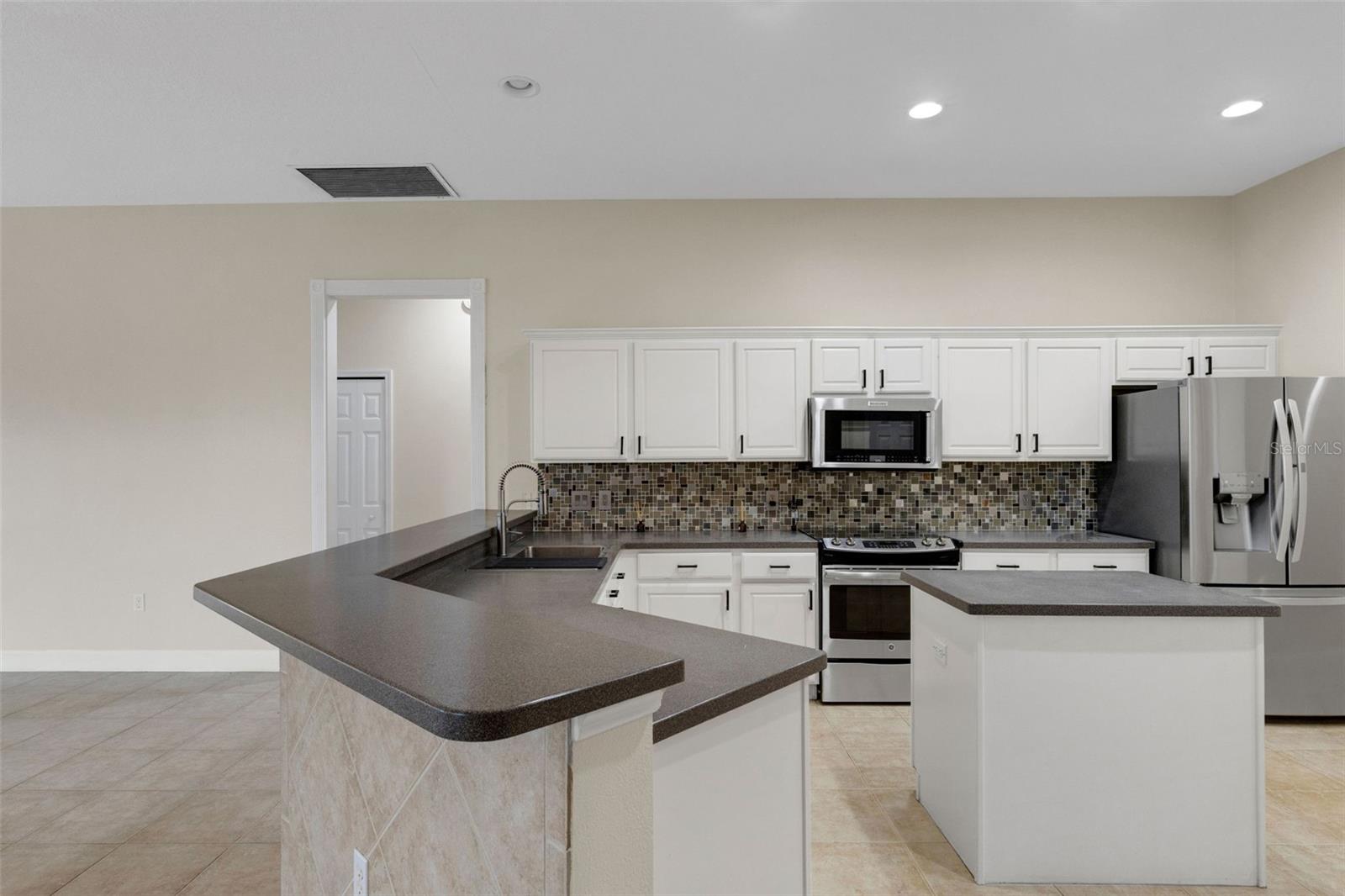 Image 32 of 80 For 11011 Hyacinth Place