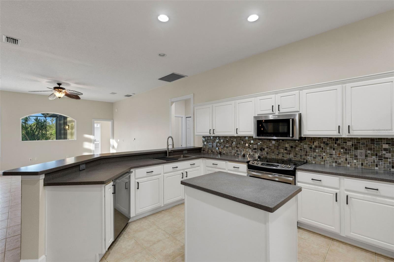 Image 41 of 80 For 11011 Hyacinth Place