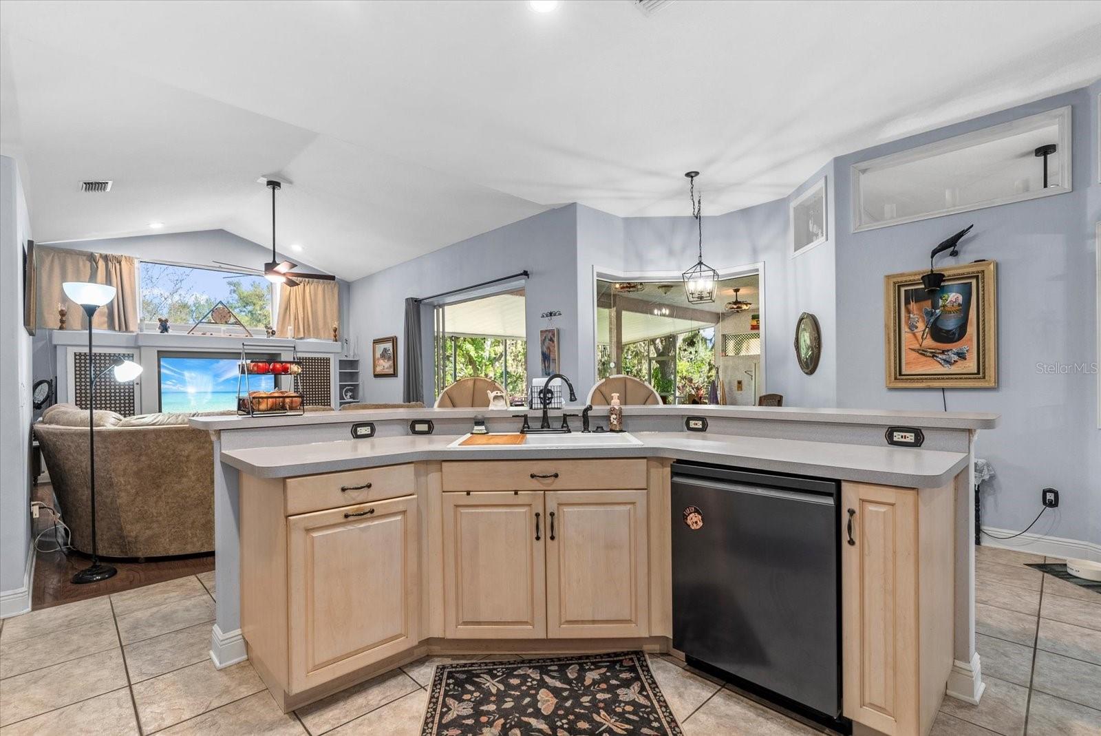 Image 11 of 68 For 5202 Erie Road