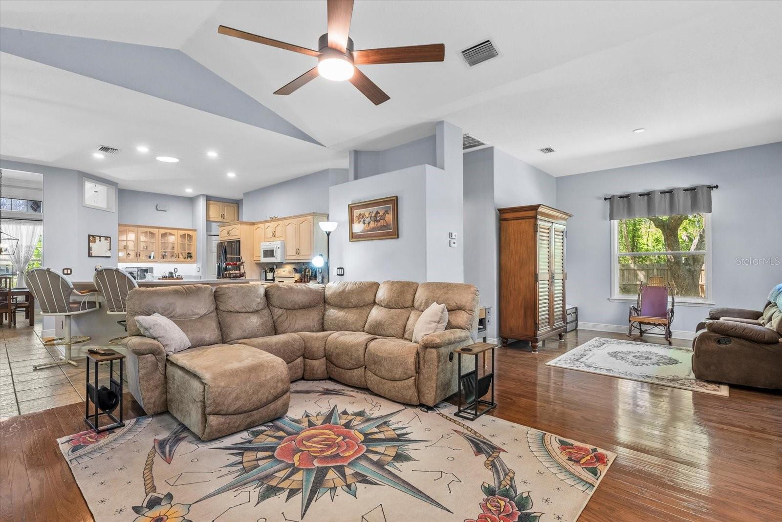 Image 19 of 68 For 5202 Erie Road