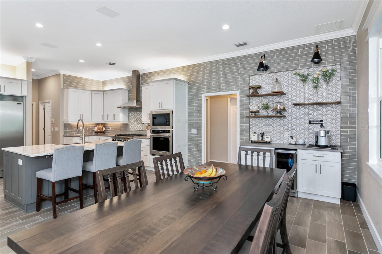 Image 12 of 99 For 702 Woodview Way