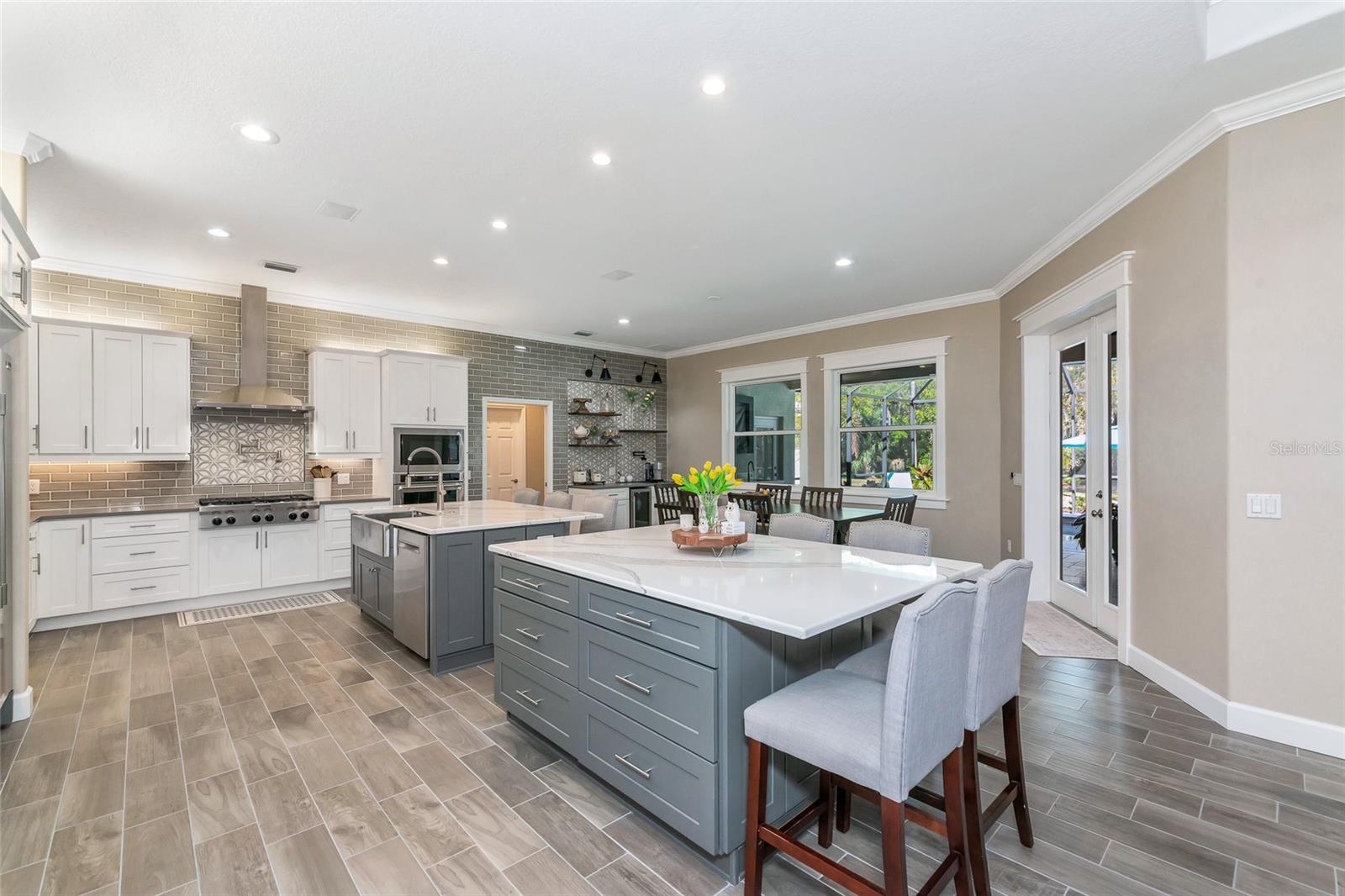 Image 14 of 99 For 702 Woodview Way