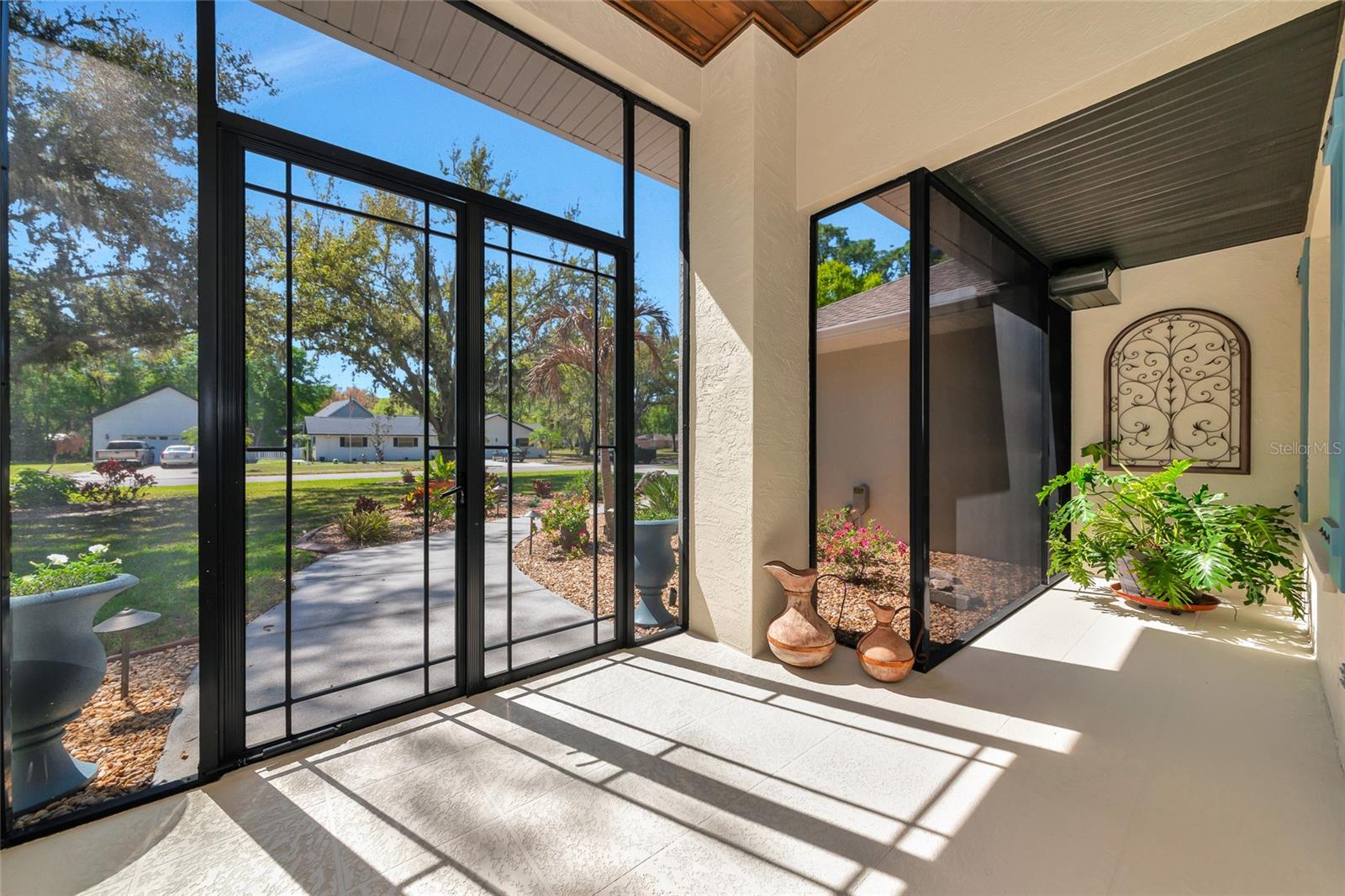 Image 2 of 99 For 702 Woodview Way