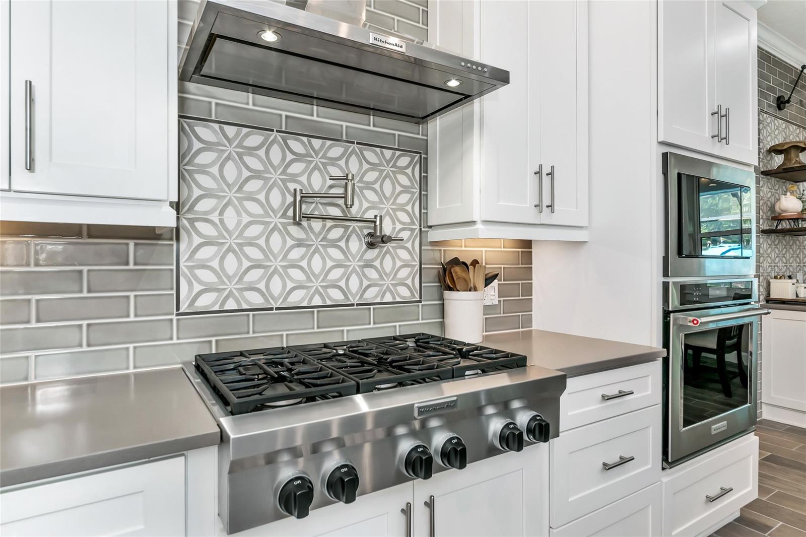 Image 20 of 99 For 702 Woodview Way