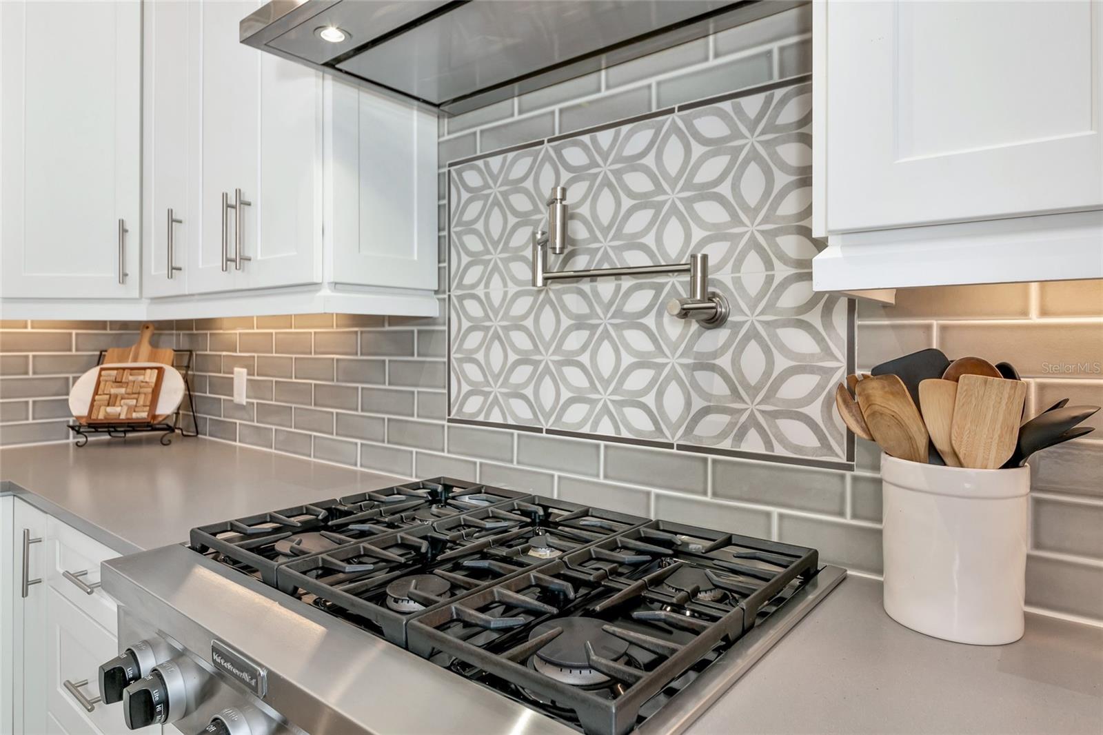 Image 21 of 99 For 702 Woodview Way