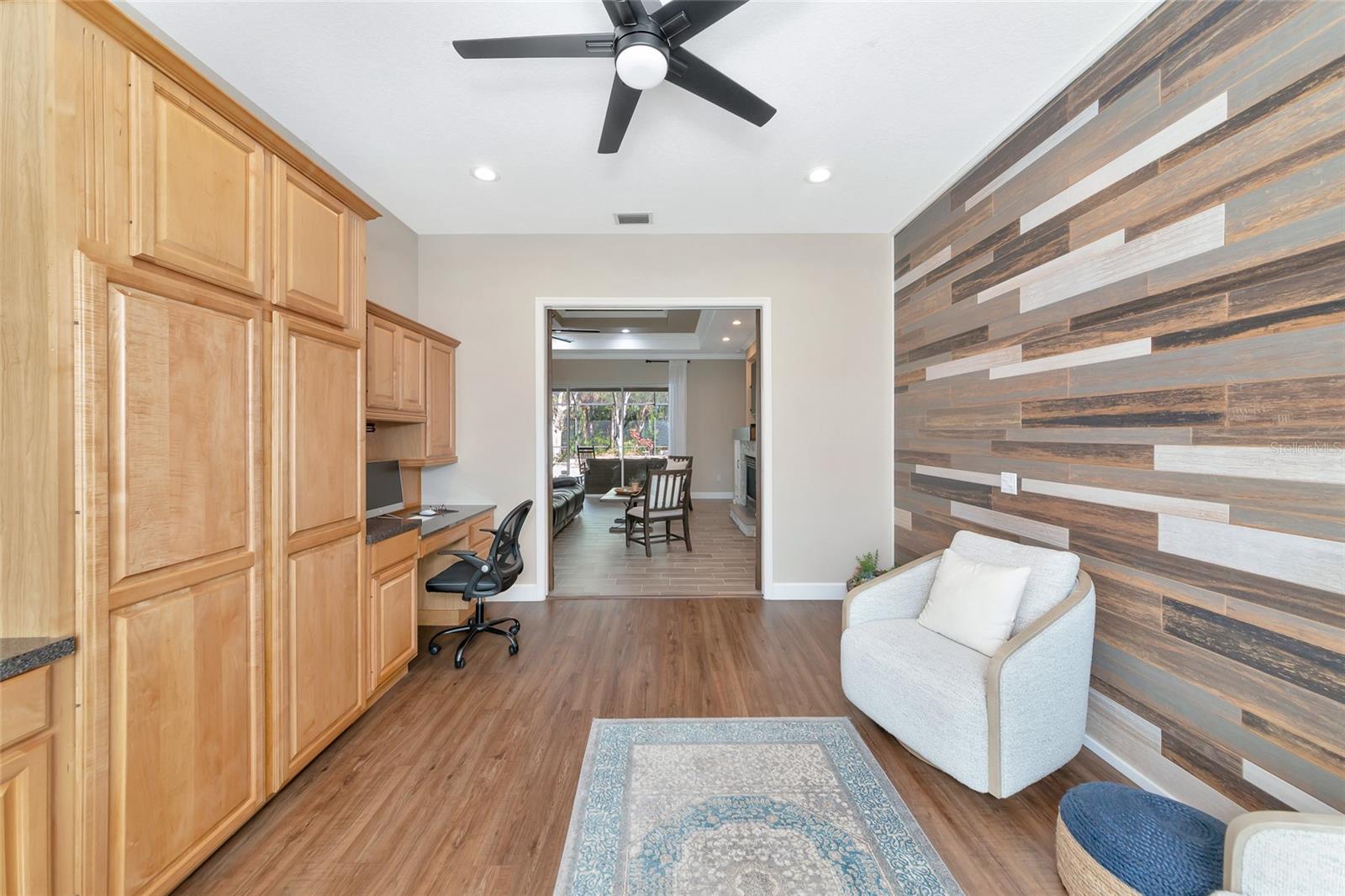 Image 26 of 99 For 702 Woodview Way