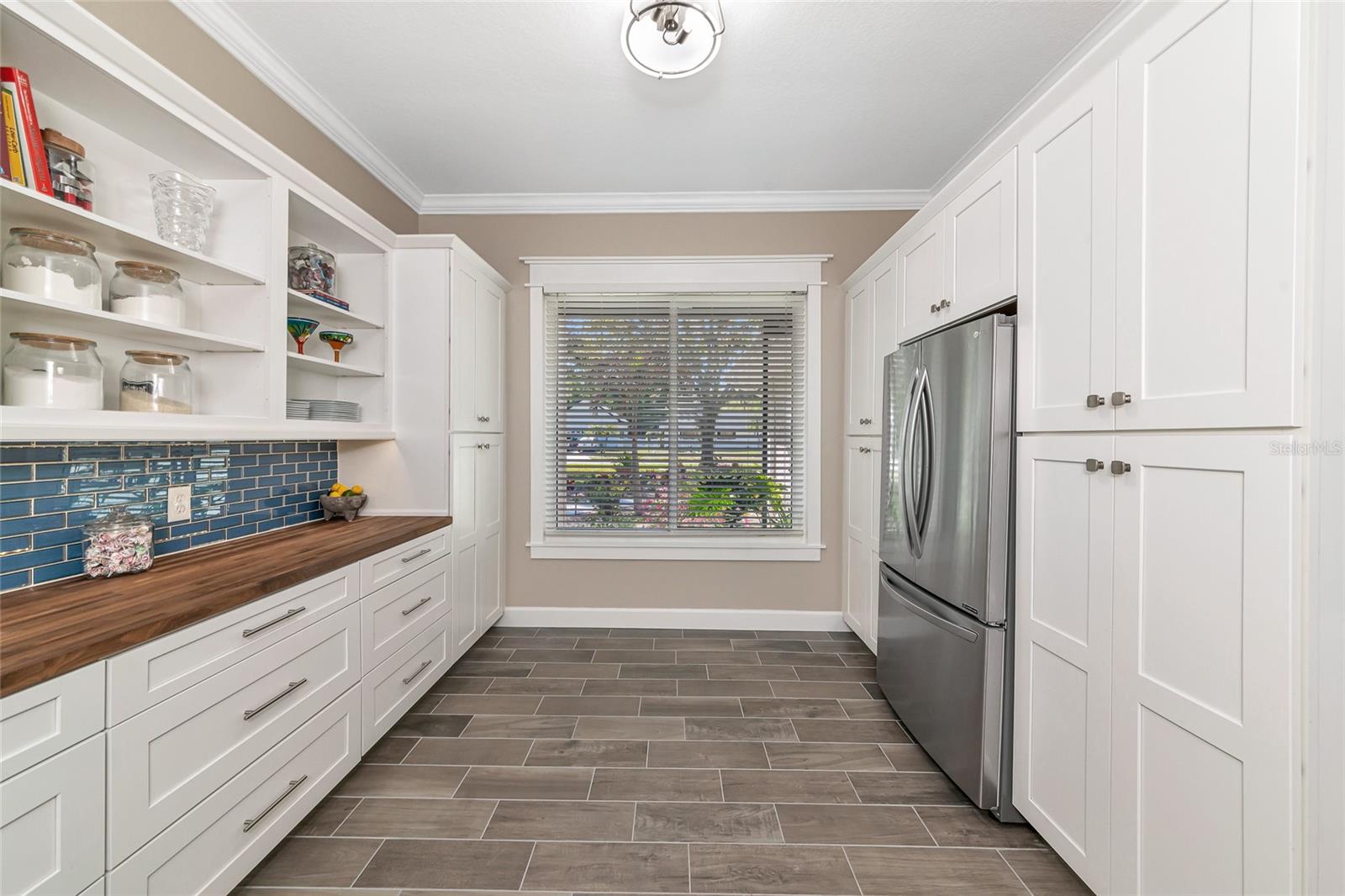 Image 28 of 99 For 702 Woodview Way