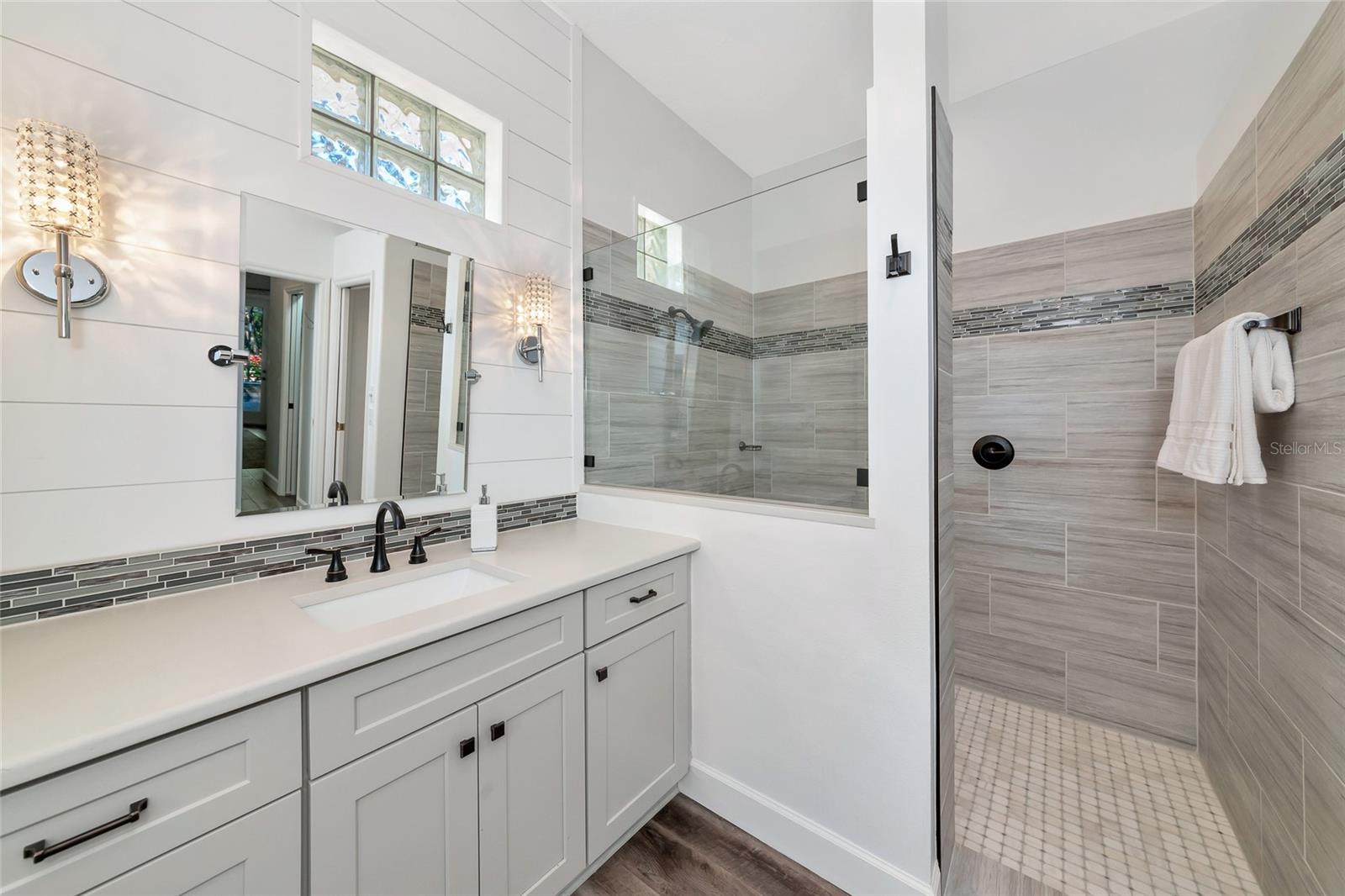 Image 38 of 99 For 702 Woodview Way