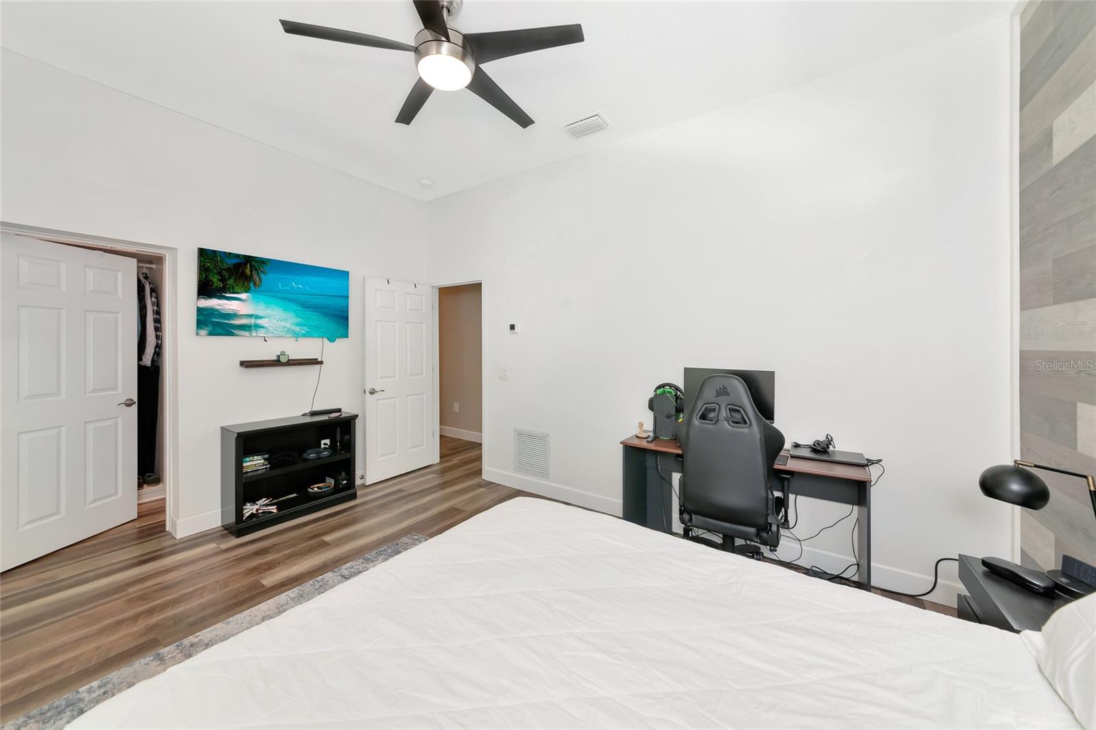 Image 44 of 99 For 702 Woodview Way