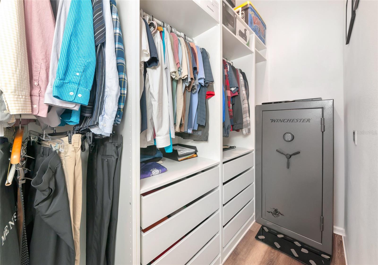 Image 48 of 99 For 702 Woodview Way