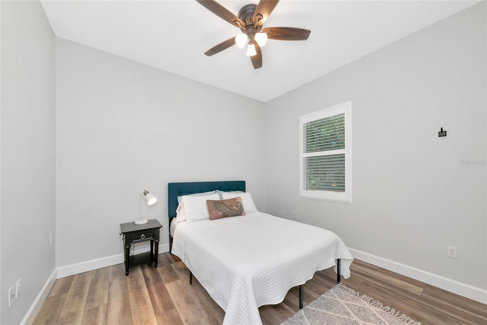 Image 51 of 99 For 702 Woodview Way