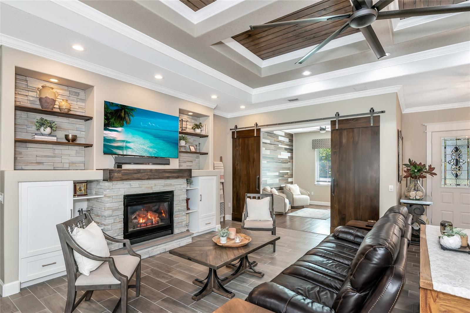 Image 7 of 99 For 702 Woodview Way